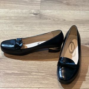 Ladies classy fashion black shoes . low heel 1”